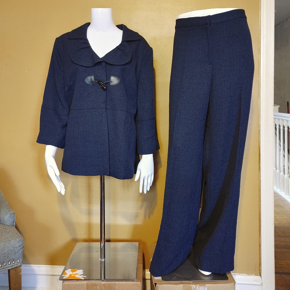"NWT" 2 pc pant suit